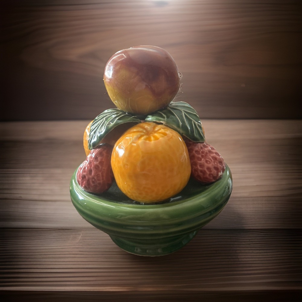 Willfred Green Fruit Bowl Centerpiece Ceramic Andrea Sadek Hand Painted Portugal